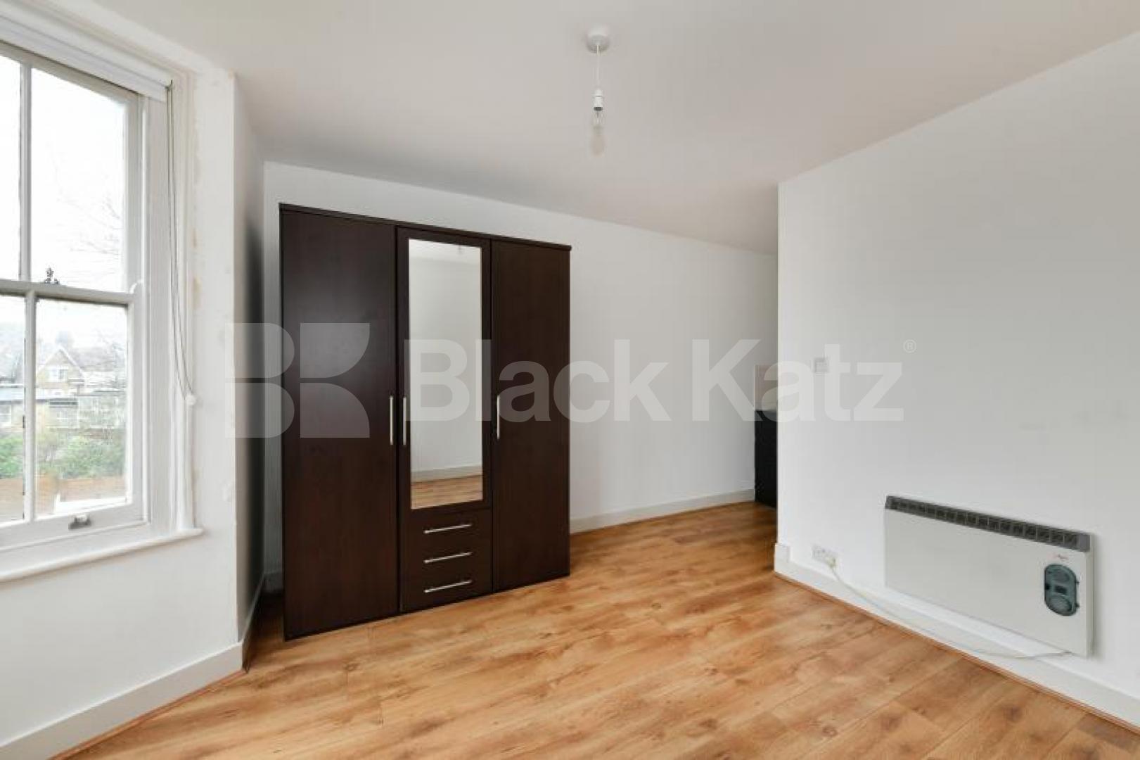 			NEW INSTRUCTION!, Studio Apartment, 1 bath, 0 reception Studio			 Tottenham Lane, CROUCH END